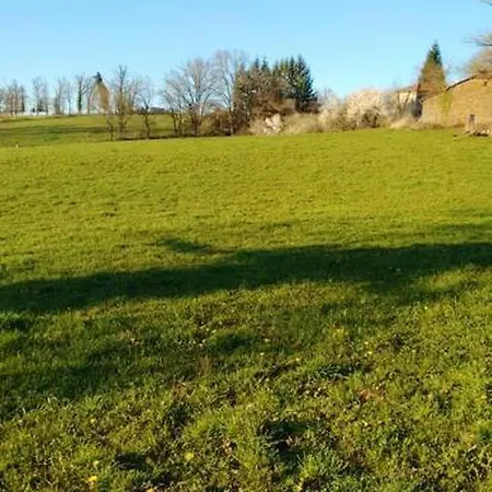Maison Spacieuse A St Constant Fournoules Avec Jardin Saint-Constant