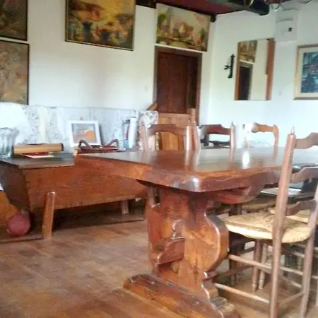 Maison Spacieuse A St Constant Fournoules Avec Jardin Saint-Constant